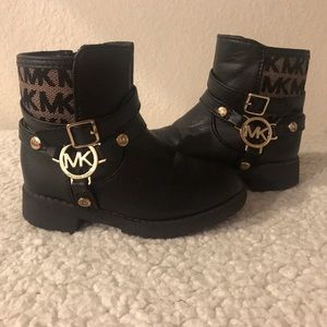 ❌SOLD❌Toddler boots